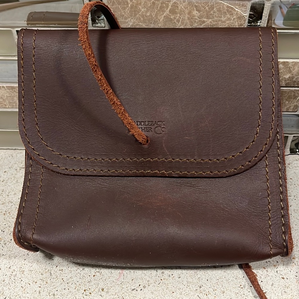 saddleback leather cable organizer bag chestnut